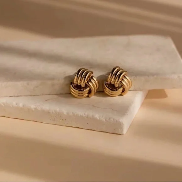 Elegant Gold Knot Earrings - Picture 2 of 3